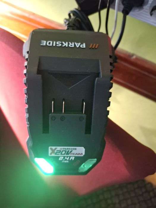 Ładowarka parkside 20v 2,4A