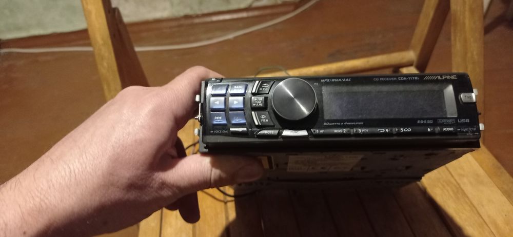 Продам автомагнітолу алпайн