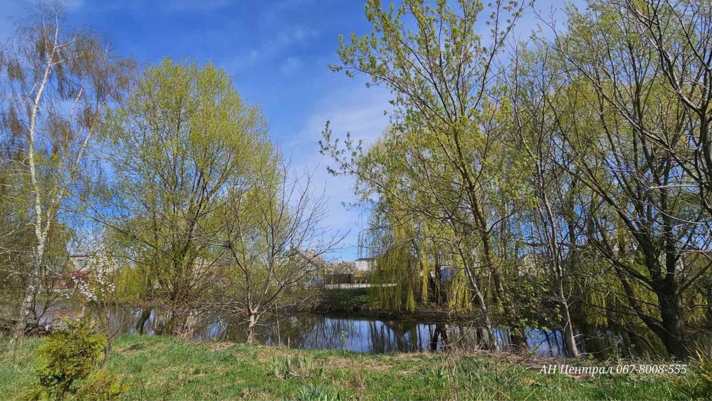 Новобудова 3 поверхи по вул.Трудова