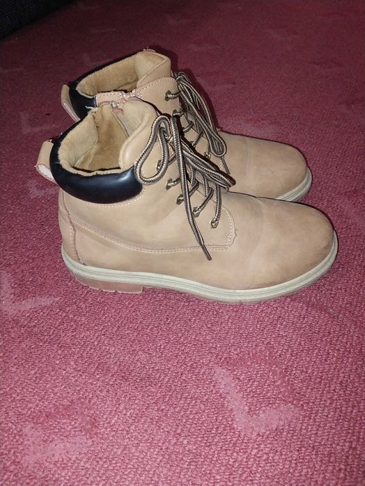 Ботинки на хлопчика 39р