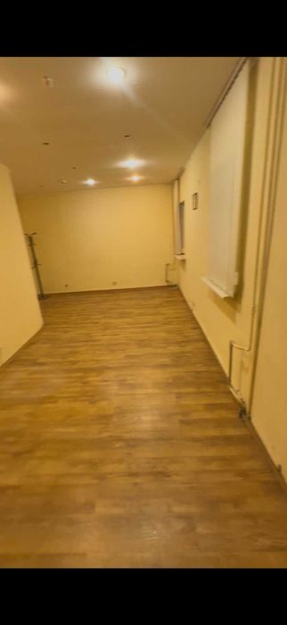 Комерційне приміщення з окремим входом 100м