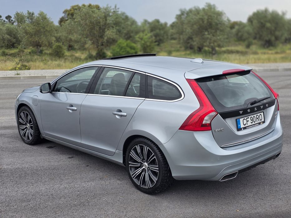 Volvo V60 D6 hybrid plug-in