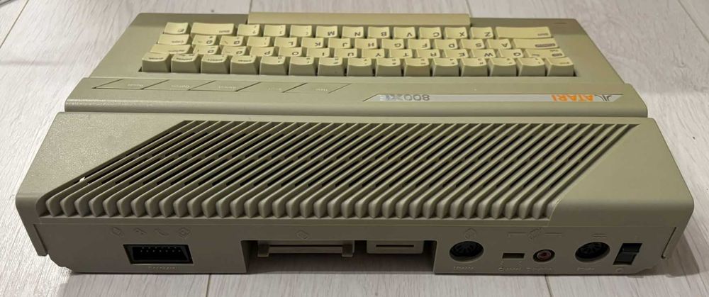 Atari 800XE 1MB zasilacz i adapter video