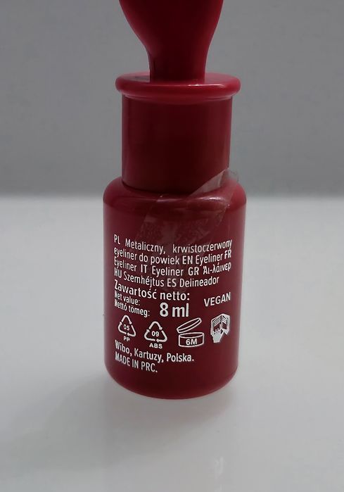 Wibo metaliczny krwistoczerwony eyeliner do powiek  8ml