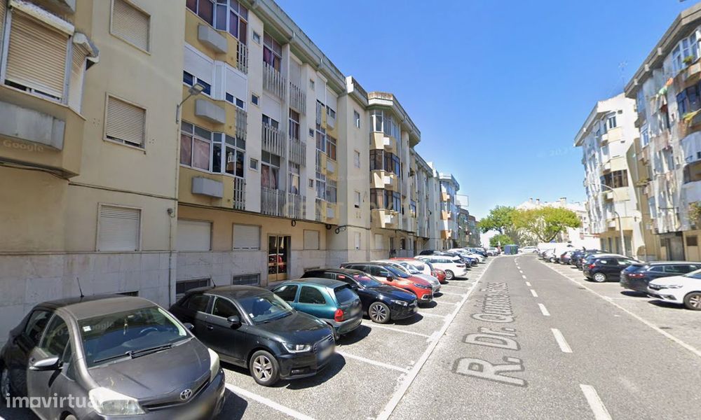 Apartamento T2 Totalmente Remodelado | 78 m² | Zona Central com boa Ac