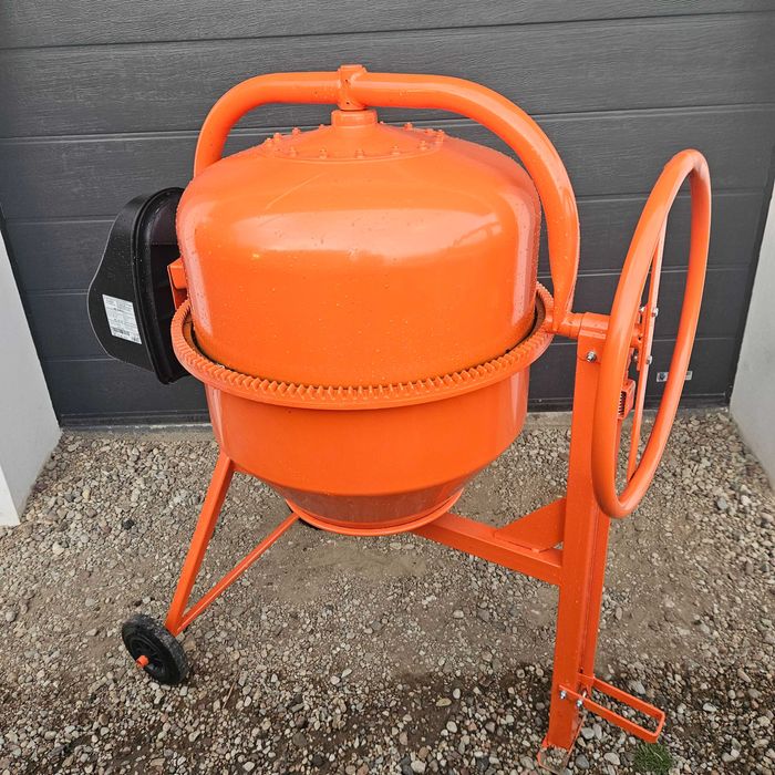 Betoniarka 200l wynajem