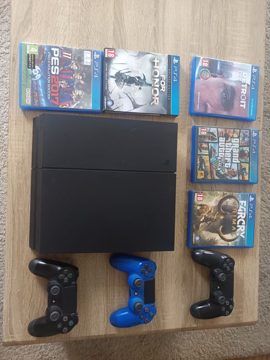 Vendo PlayStation 4 1TB em bom estado.