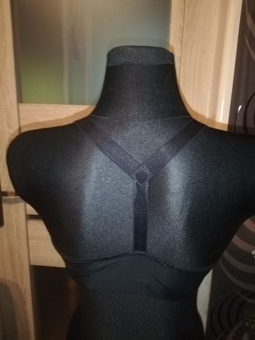 Sportowy stanik do fitness