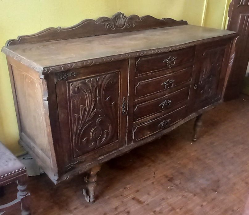 Movel de sala com 2 portas e 4 gavetas