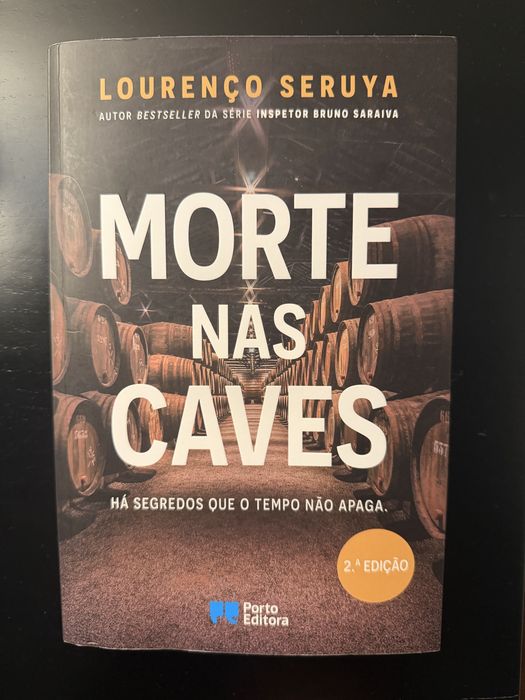 Livro Morte nas caves