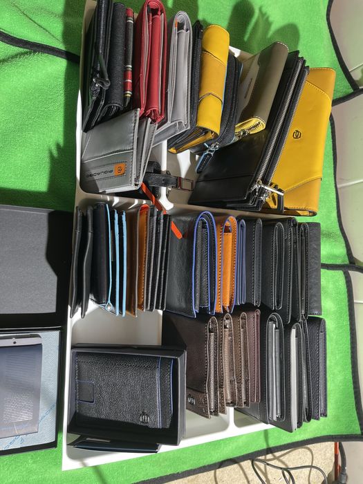 Carteiras em pele NOVAS