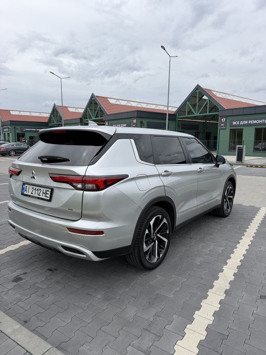 Продам чудовий автомобіль, у відмінному стані, 7 місць.