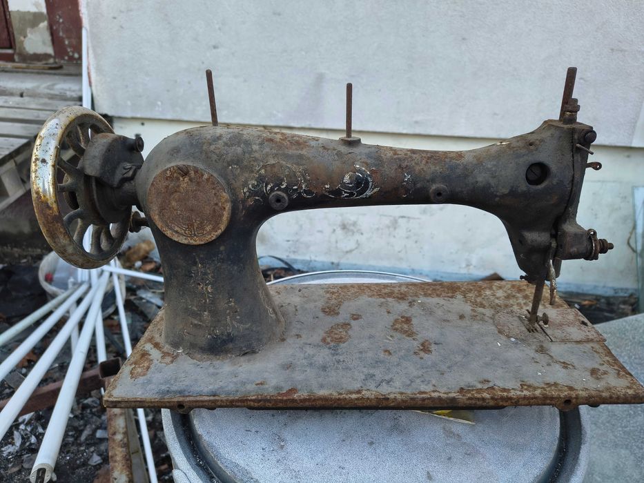 Maszyna do szycia  Naumann