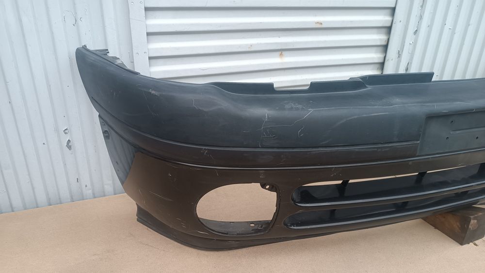 Vendo parachoque de frente Renault Clio ano 1998/2001