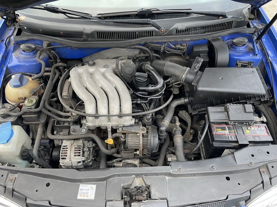 Vw Golf 2.0 i- super stan