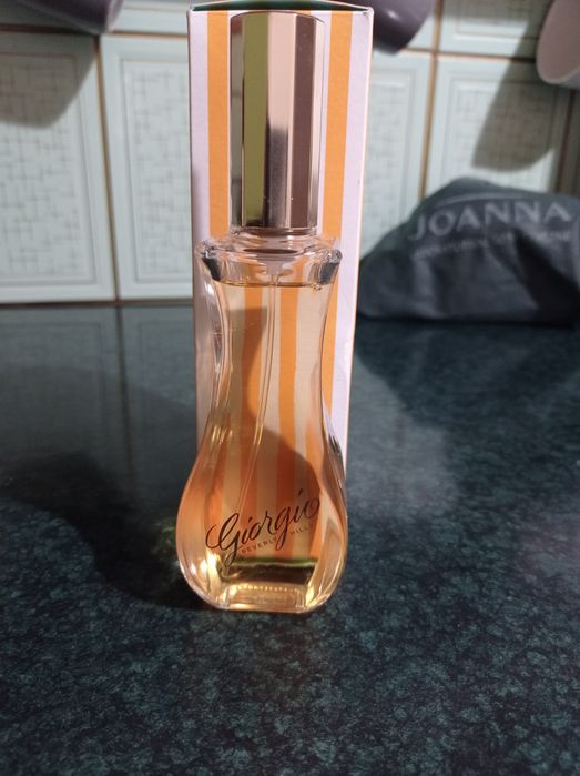 Woda toaletowa Giorgio Beverly Hills.