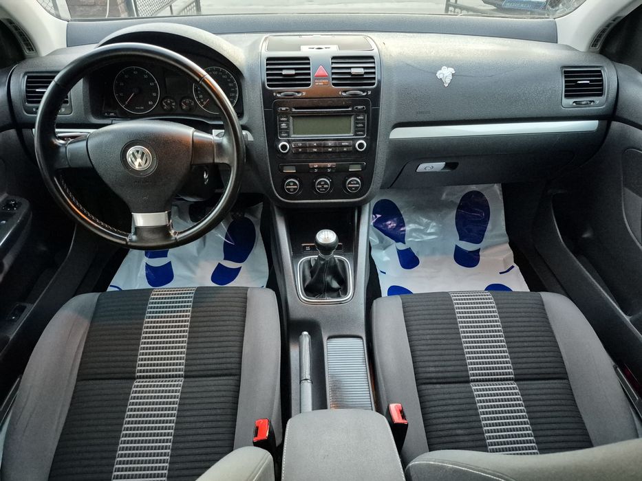 Vw Golf V 1.6 102KM MPI 8v  Benzyna Klima 8xPoduszka Esp Alufelgi