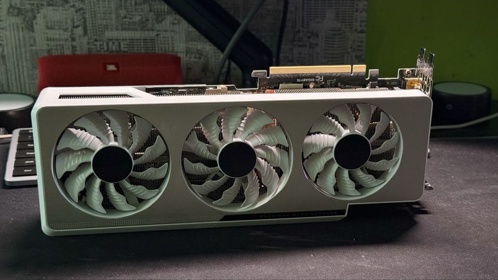 Gigabyte RTX 3080 TI vision oc 12 Gb