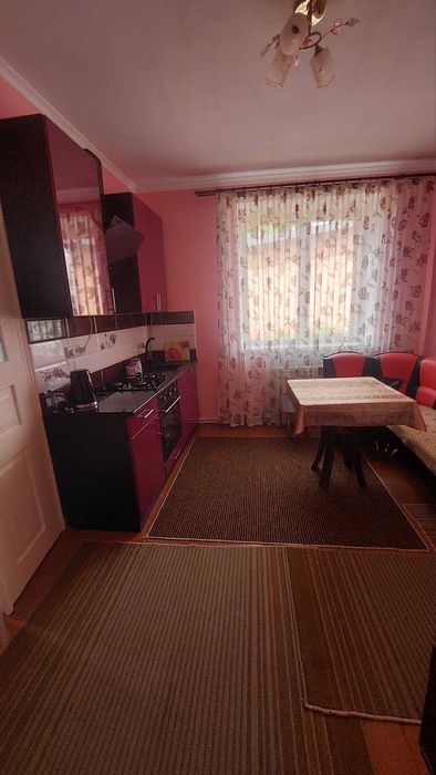 Продається гарний доглянутий будинок в с.Конюшки