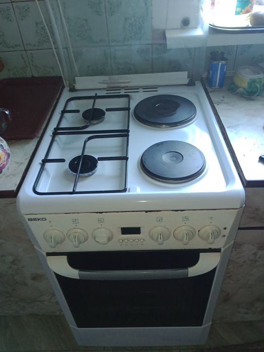 Продам газ плиту