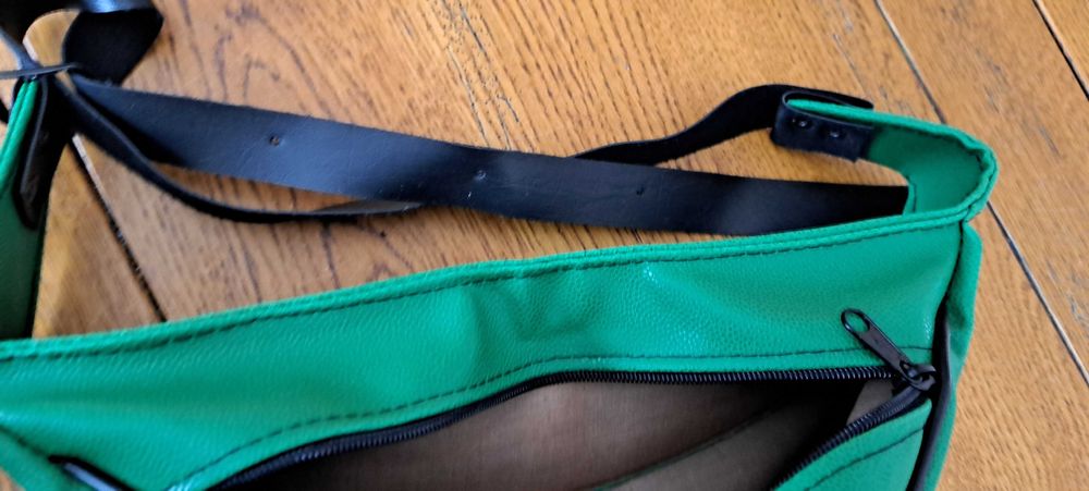 Sportowa nerka narciarska marki Kneissl z lat 80.