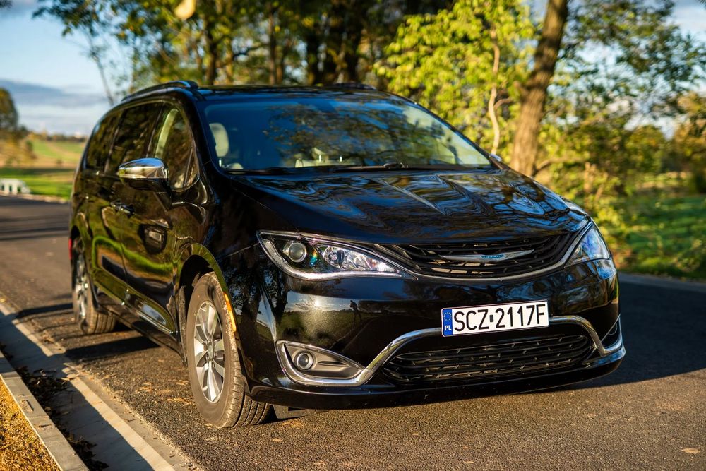Chrysler Pacifica Chrysler Pacifica Hybrid Limited