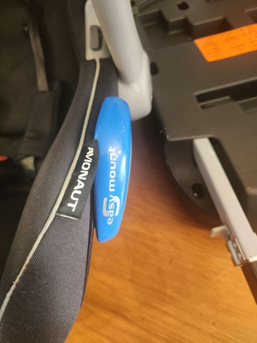 Fotelik z ISOFIX z bazą Avionaut 0-13 m-cy