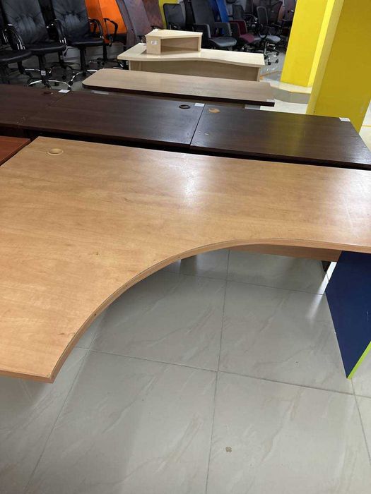 ЛИКВИДАЦИЯ склада офисной мебели столы угловые письменные компьютерные