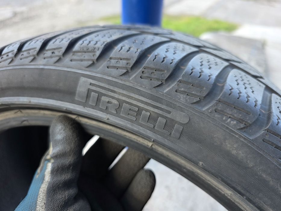 Зимові шини Pirelli 225/40 R18