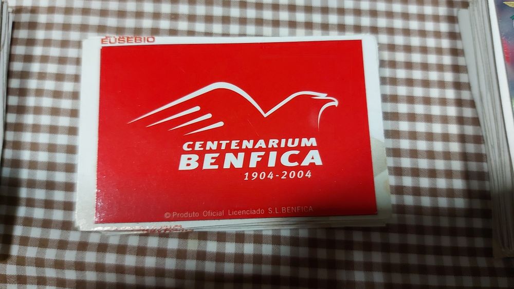 Diversos ímanes produto oficial Sport Lisboa e Benfica