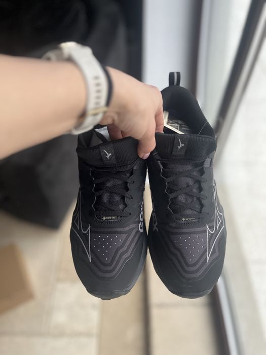 Buty trailowe do biegania  Mizuno r.  43