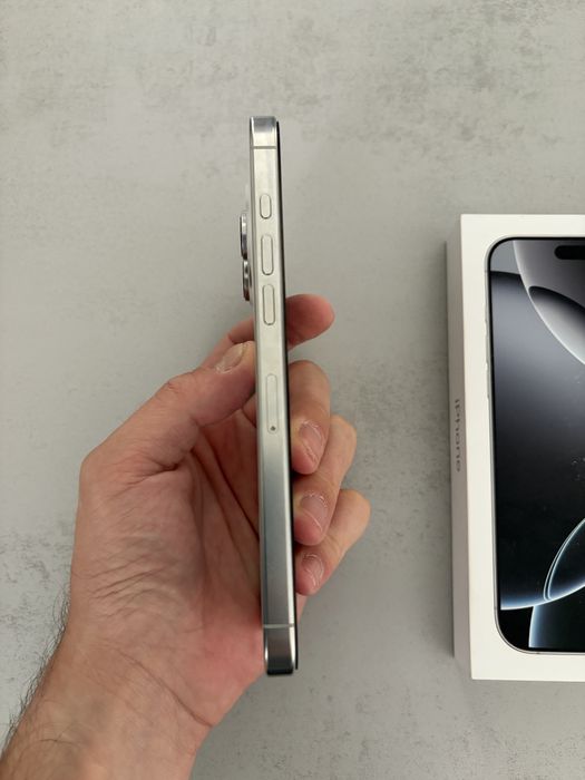 Iphone 16 pro max 256gb silver newerlock