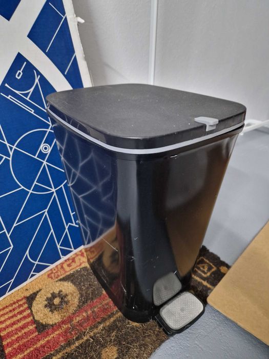 Caixote do lixo de pedal