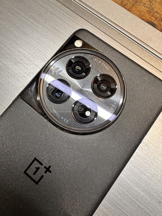 Продам OnePlus 12 5G 16/256