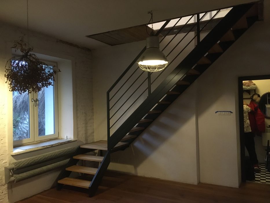 schody, metalowe konstrukcje policzki wangi