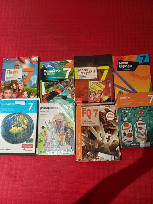 Manuais escolares + caderno atividades 7 ano