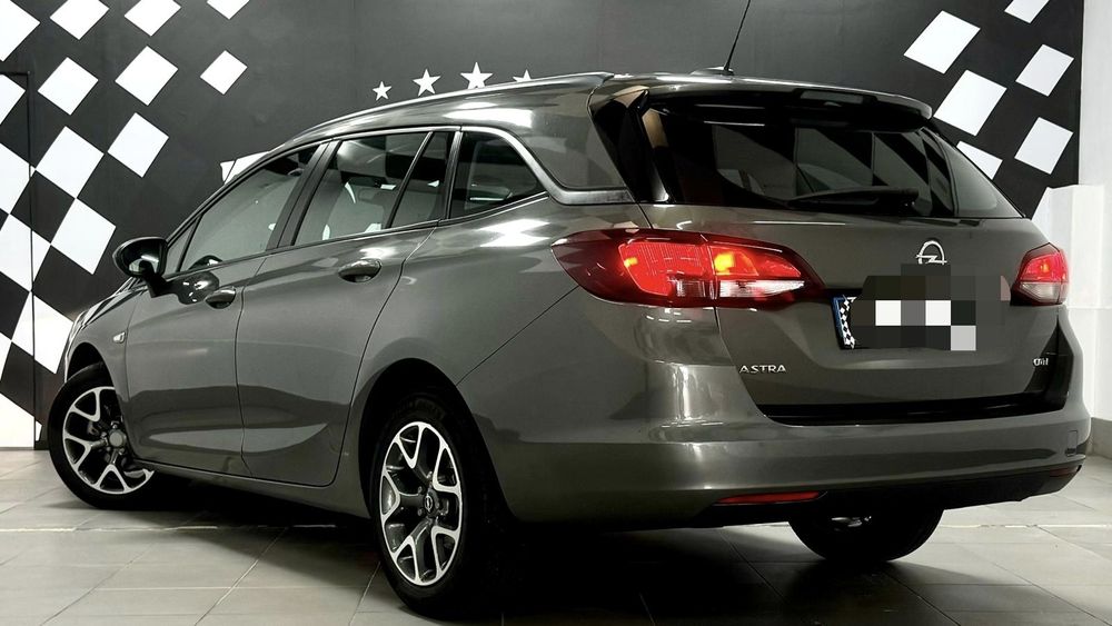 Opel astra sport tourer