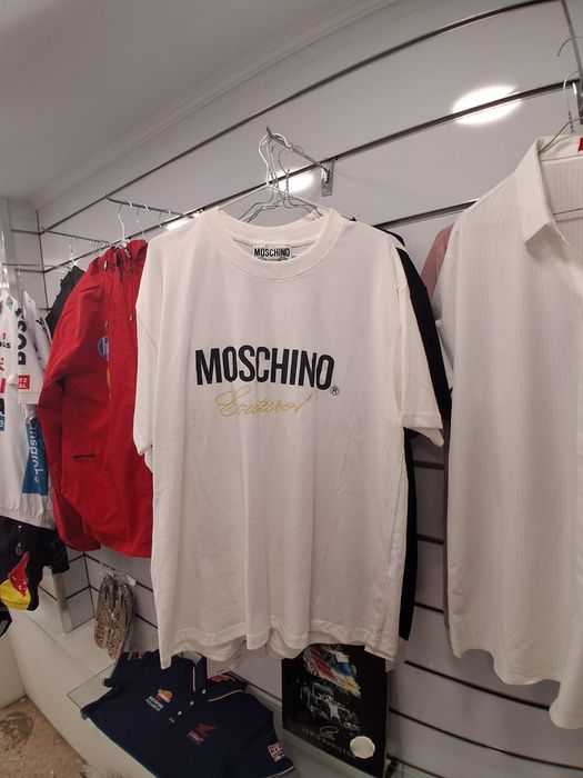 T-shirts Moschino