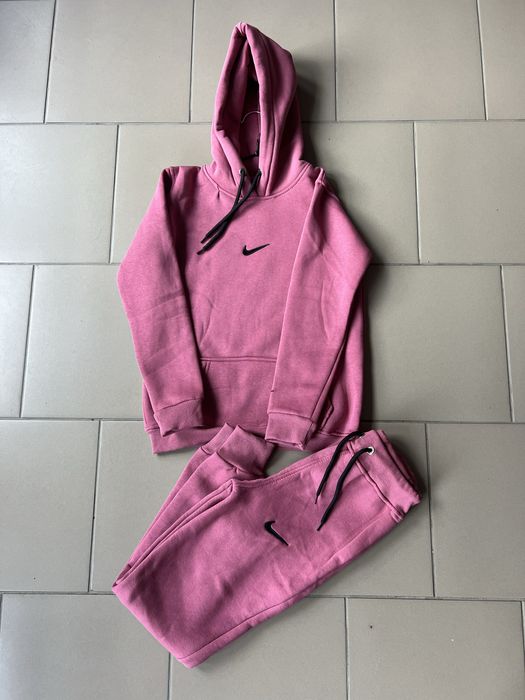 Костюм на дівчинку 152см nike
