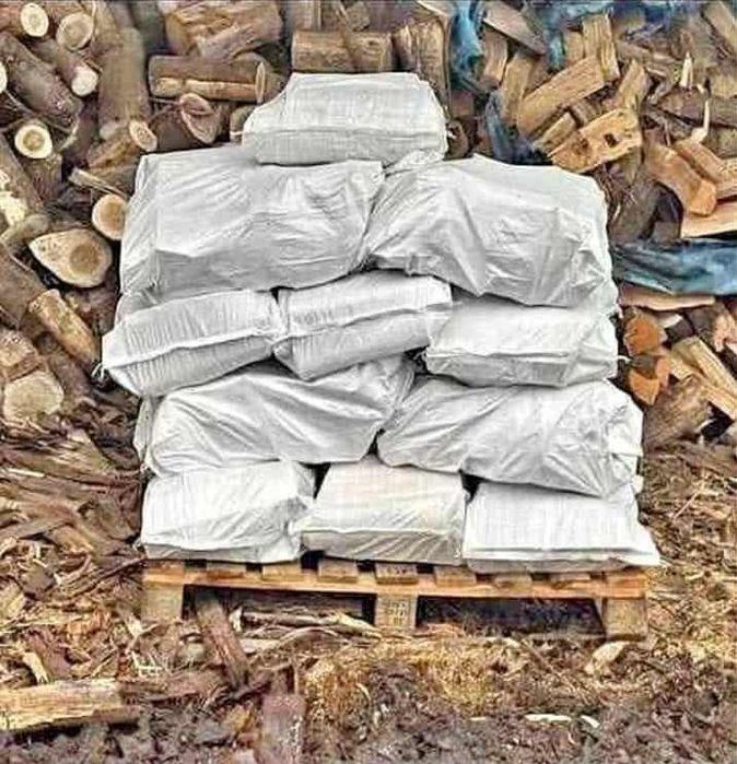 Sacos de lenha de eucalipto