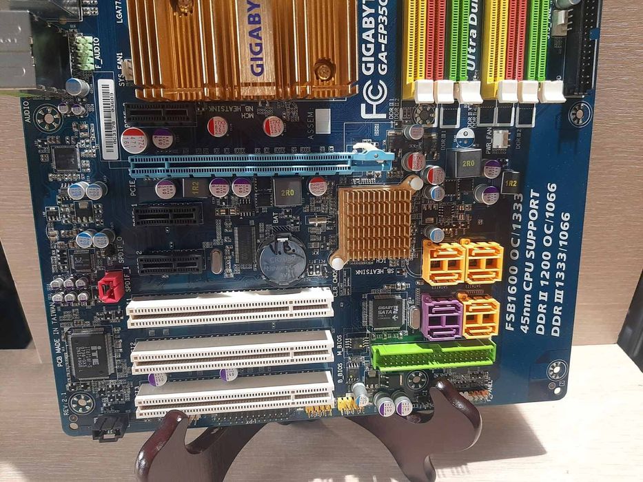 Материнська плата Gigabyte GA-EP35C-DS3R, s775, P35, ddr2/ddr3, RAID