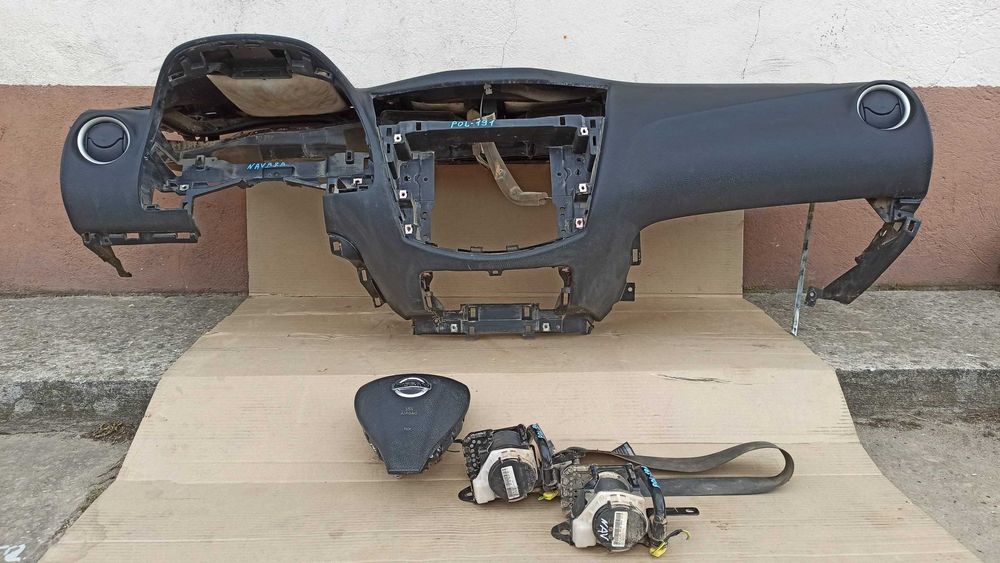 Nissan Navara D23 2014- deska konsola poduszki airbag pasy