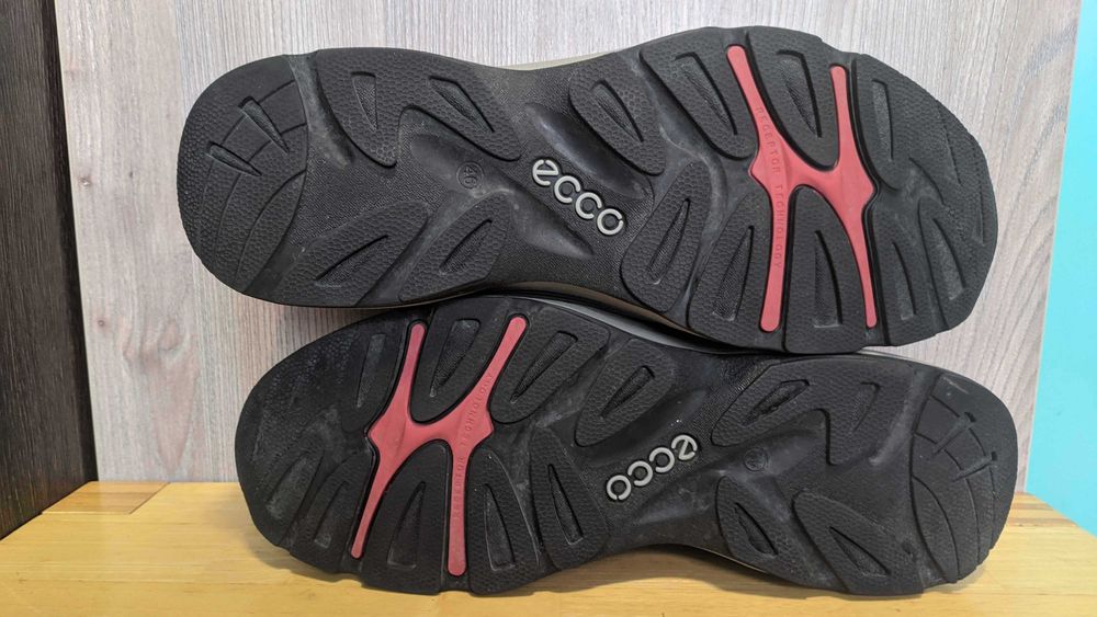 Ecco Yak - шкіряні кросівки