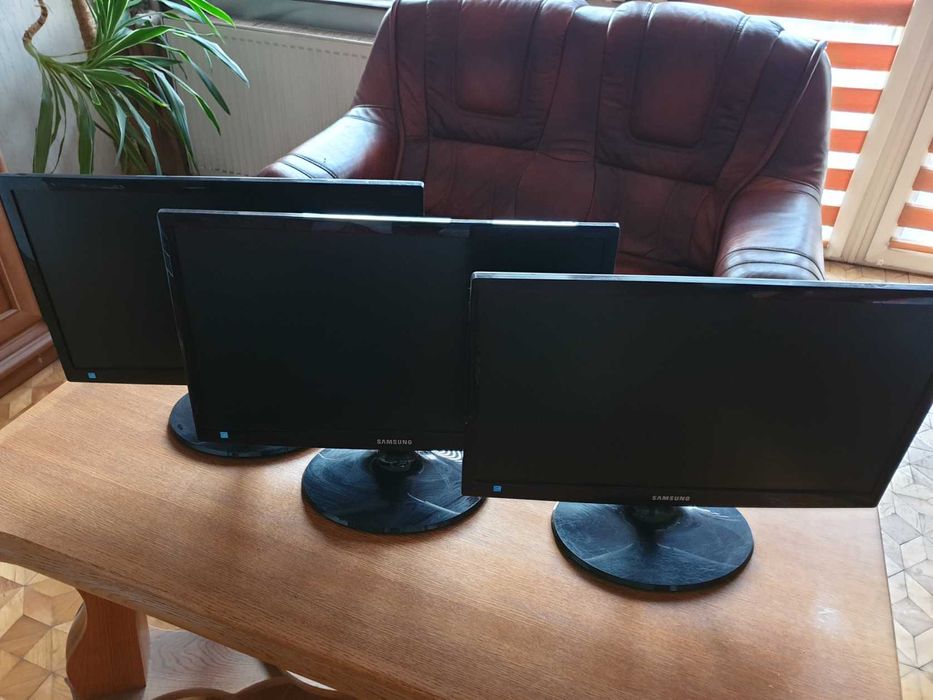 Samsung S22C300B (DVI, VGA)