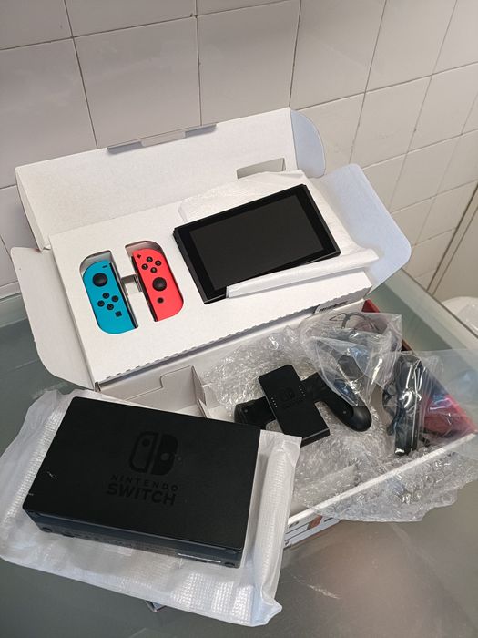 Nintendo Switch C/Caixa e Acessórios