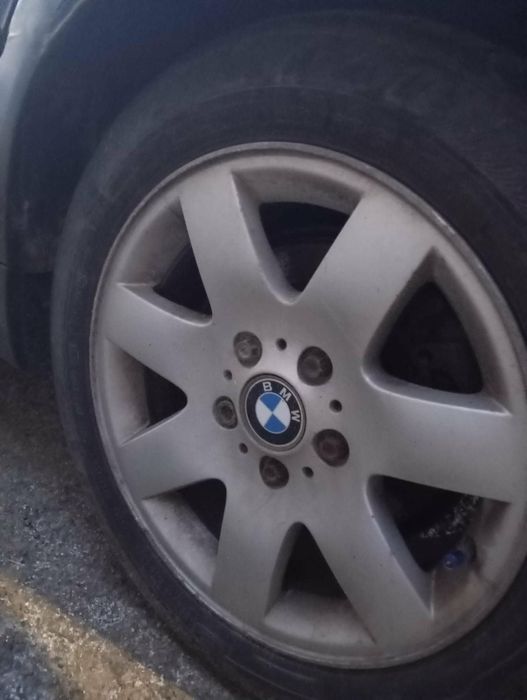 Para peças BMW 320D 150cv. Reservado