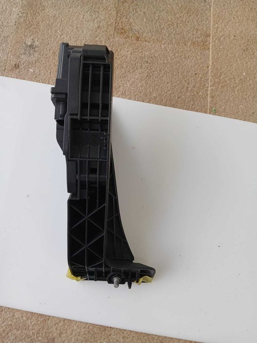 Pedal BMW X1 (E84)