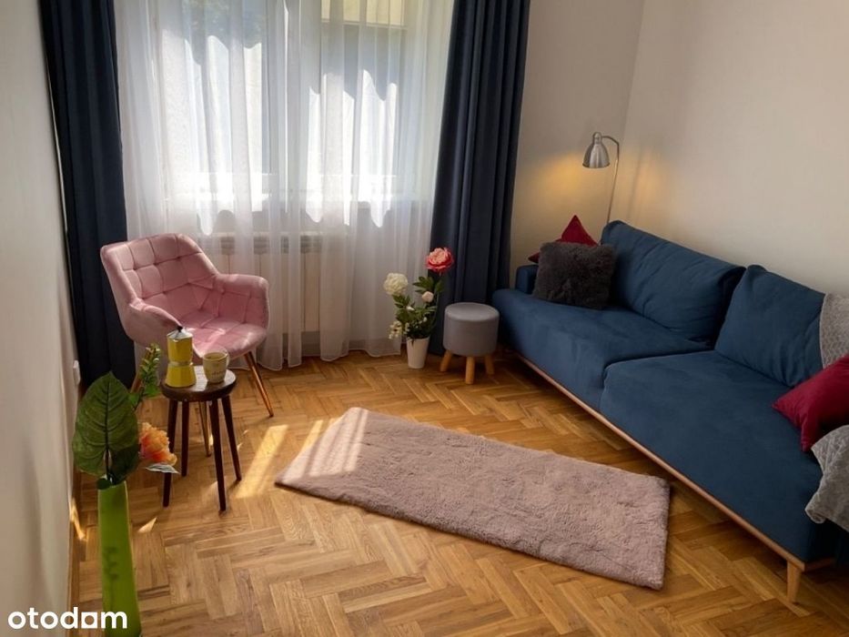 Klimatyczna kawalerka z oddzielną kuchnią, Bielany