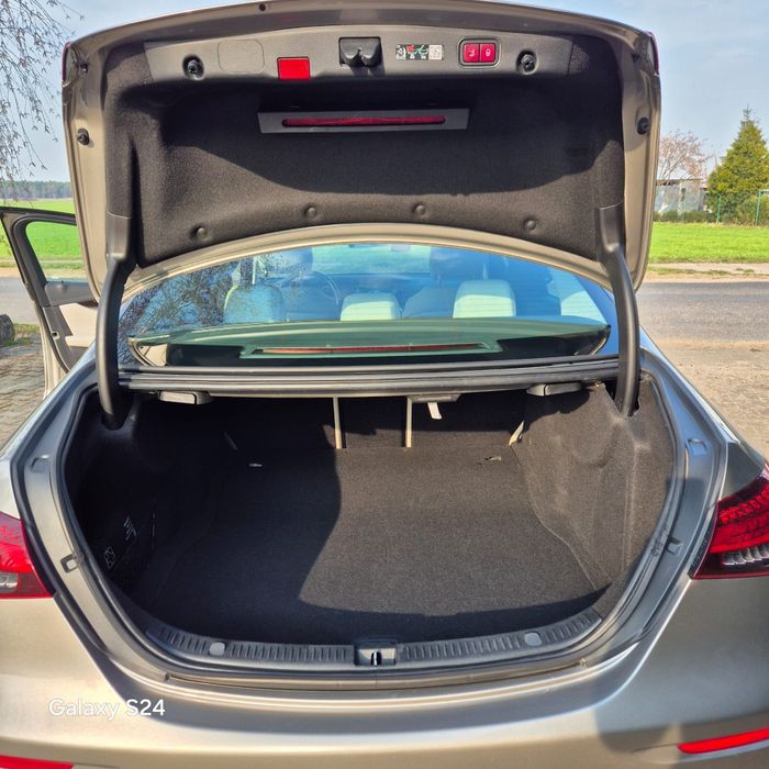 Mercedes E300D 265km diesel 2022r wynajem