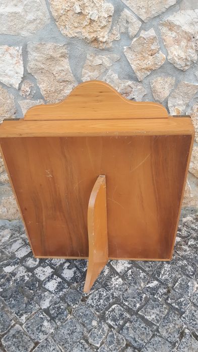 Estante para miniaturas em madeira maciça